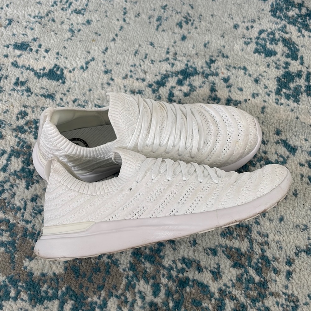 Women’s APL TechLoom Wave sneakers